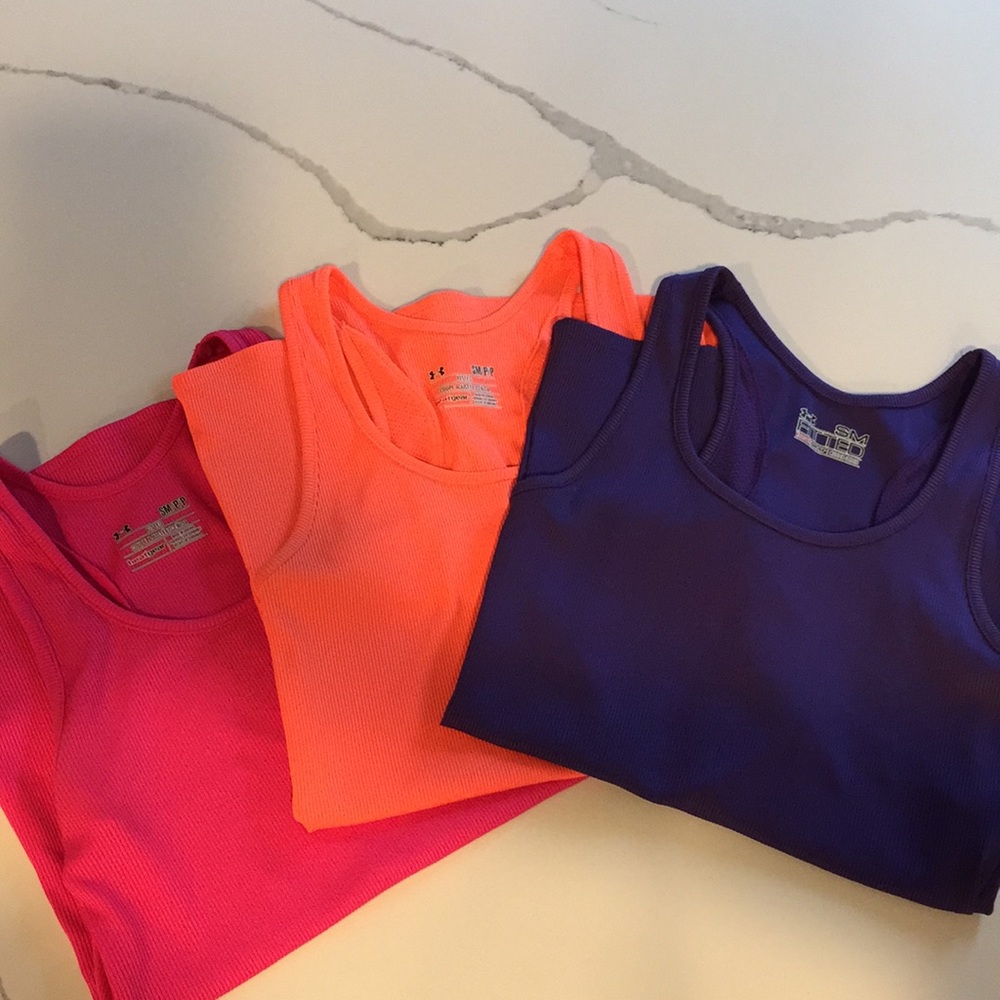 Underarmour ribbed tanks